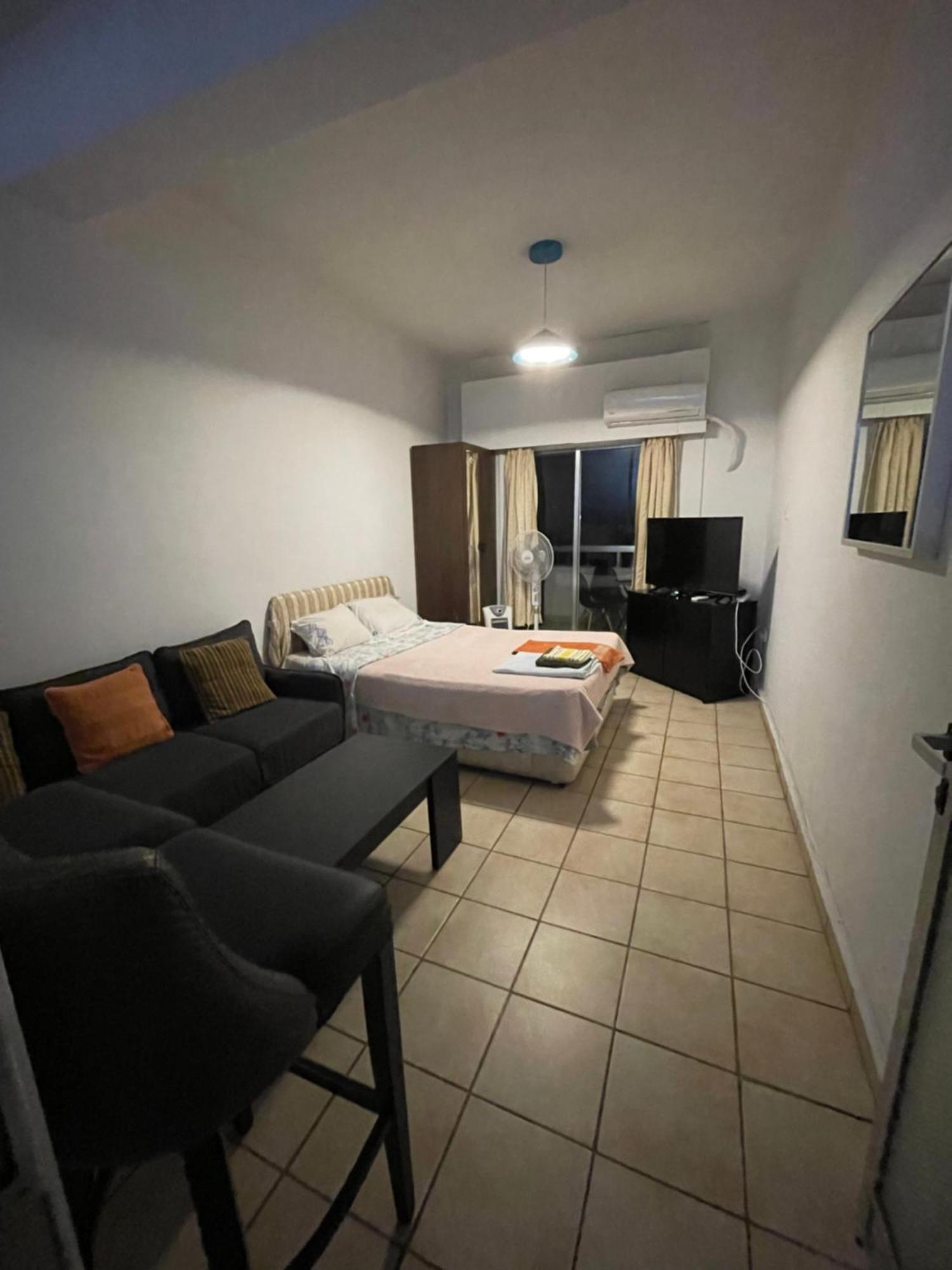 Studio Apartment Larnaca Exterior foto